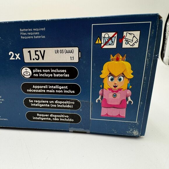 LEGO® Super Mario Adventures with Princess Peach Starter Course 71403 354 Pieces - Picture 5 of 6